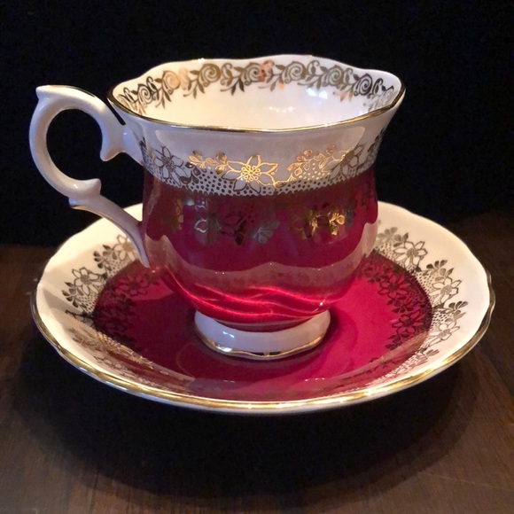 🏴󠁧󠁢󠁥󠁮󠁧󠁿 Crown Staffordshire Tea Cup & Saucer fine bone china set - Picture 1 of 9